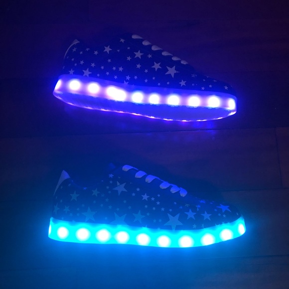 SALE!!! Black & white star sneakers - Picture 5 of 7